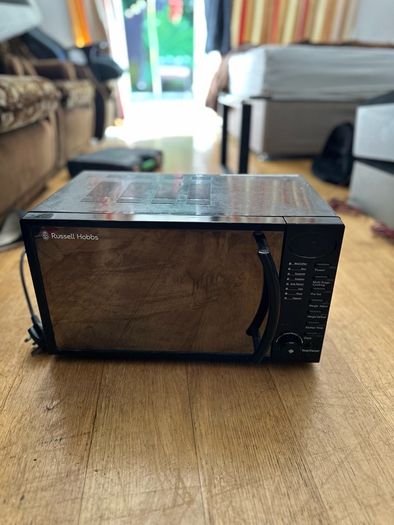 Microwaves Russell Hobbs