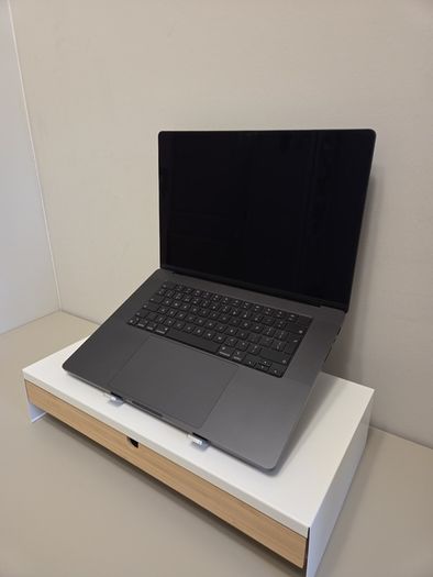 MacBook Pro (M3 Pro) 16 inches 18GB