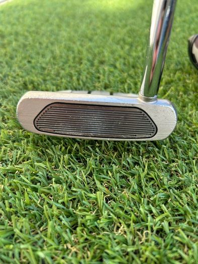 Full set of golf Taylormade clubs