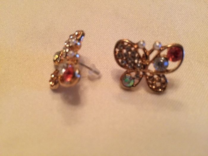 Brand new pretty butterfly earrings
