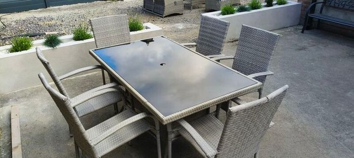 Garden table & 6 chairs