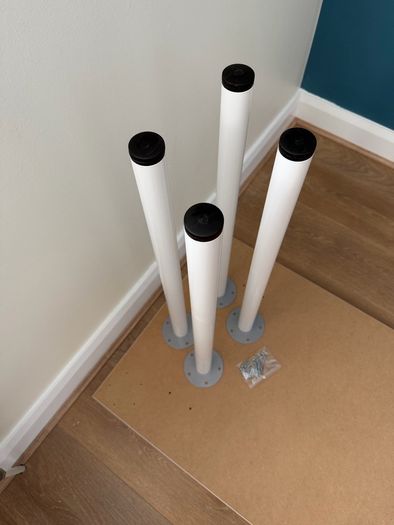 IKEA Desk (140x60 cm)
