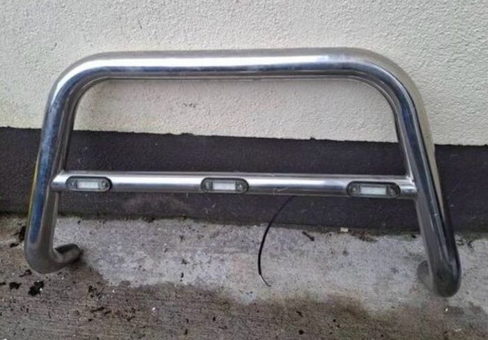 VW Caddy chrome bull bar
