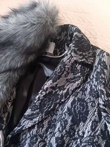 Elegant Coast Coat with detachable faux-fur collar