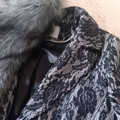 Elegant Coast Coat with detachable faux-fur collar
