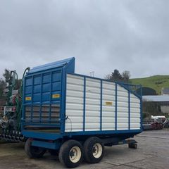 Silage trailer