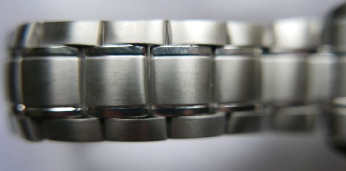D'Alton Digital Wristwatch - Metal Bracelet and Water Resistance - fresh battery