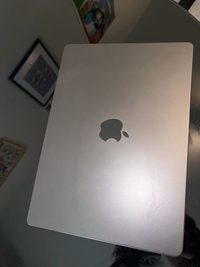 Apple Macbook Pro M3 Pro chip