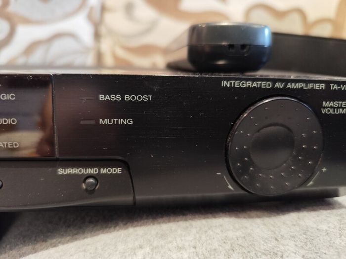Sony TA-VE150 5.1 Amplifier, remote and 5 Pioneer Speakers