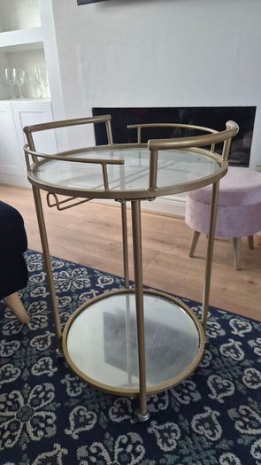 drinks trolley