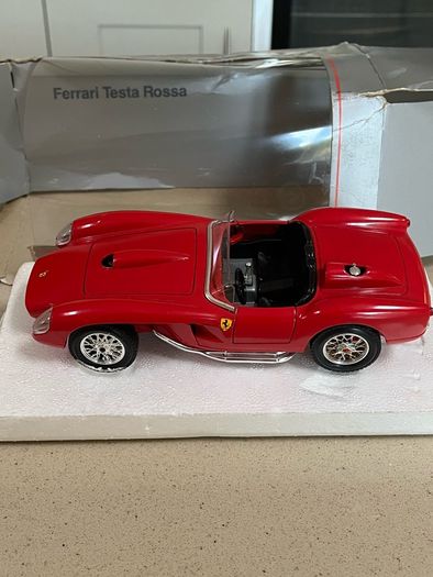 Ferrari Testarossa 250 Scale 1/24 Ford Dealer Burago