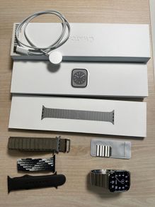 Apple Watch Series 8 GPS + Cellular, 45mm Stainless Steel Case with Silver Link Bracelet