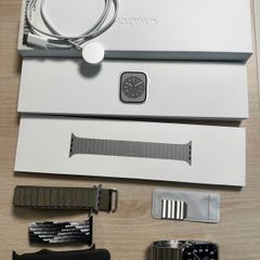 Apple Watch Series 8 GPS + Cellular, 45mm Stainless Steel Case with Silver Link Bracelet