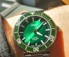 Oris Aquis 41.5 Green 5 Day - Cal 400-2.2