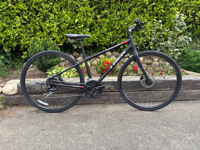 Light, fast and nimble: Trek FX 3 (size small)