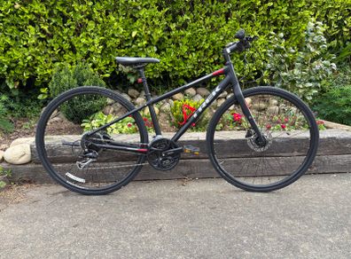 Light, fast and nimble: Trek FX 3 (size small)