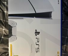 PS5 Slim Disc Edition Black & White Panels and Controller