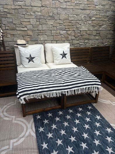 Ex display 100cm x 158cm distressed french navy and off white outdoor/indoor star rug