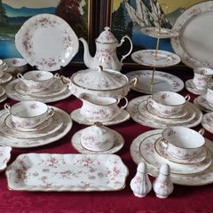 87 Piece Royal Albert Paragon Victoriana Rose Bone China Gold Gilt Dinner And Tea Service / Set For 10 Person Setting Made In England