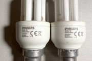 2x Philips Genie 8 W CFL bulbs