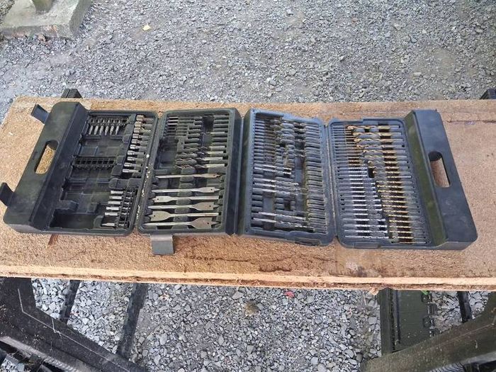 Drill bit set