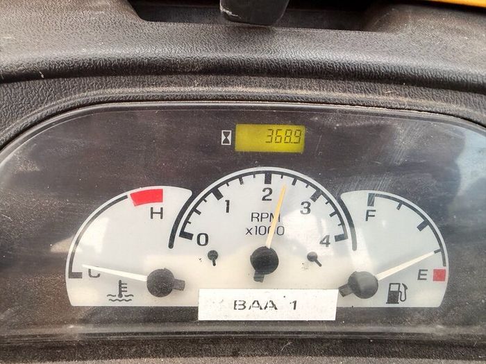MF Tractor 2927 27bhp  / 4x4 /