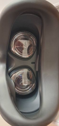 Meta Quest 2 VR Headset 128GB + Elite Strap + Carry Case