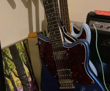 Fender Squire Paranormal Blue Toronado