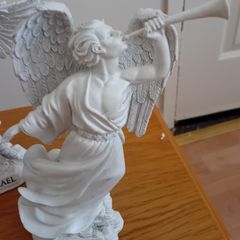 arch angel gabriel statue