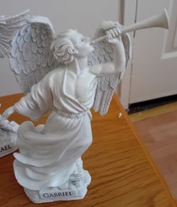 arch angel gabriel statue