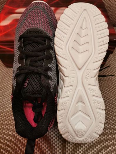 Junior girls FILA runners NEW size UK 4
