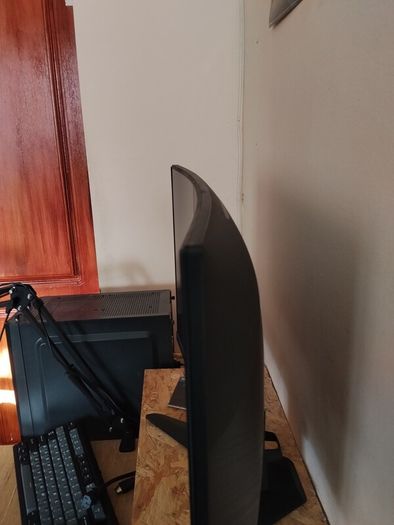 gaming pc and Monitor