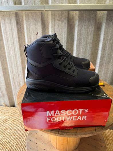 Mascot Safety Boots S7s Brand New Uk 9  Eu 43