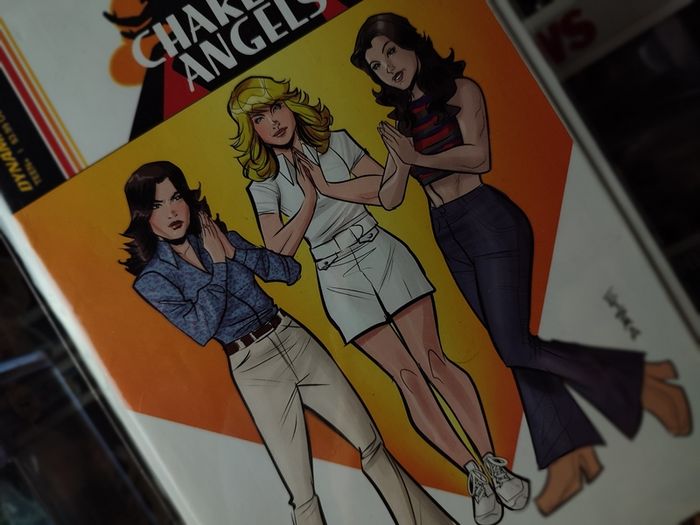 Charlie's Angels ! First Issue ! Joe Eisma (Character Design) Variant Cover ! 2018 ! by Dynamite Entertainment !