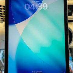 Apple iPad Air 4th Gen Wi-Fi, 10.9in - 64GB / Used