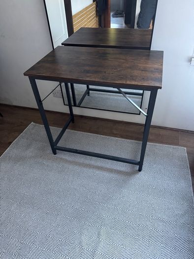 Laptop desk