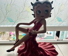 Red Evening Dress Betty Boop Statue