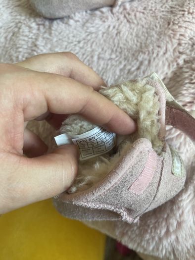 UGG baby girl shoes size 18 eu