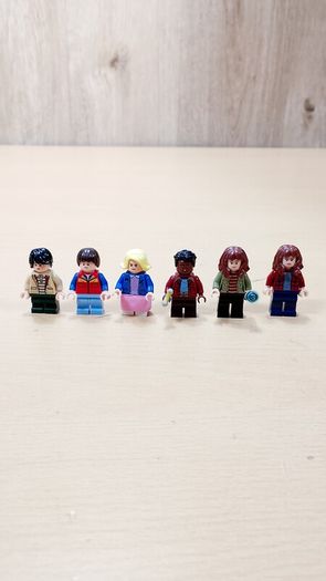 LEGO Stranger things minifigures bundle