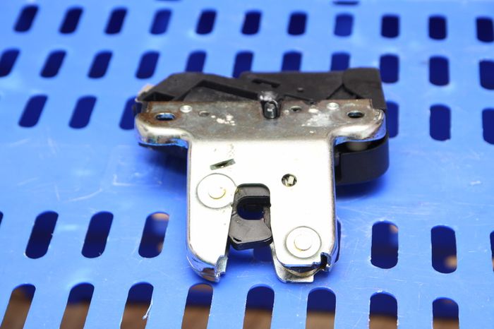 Rear Lid Lock A6C6 2004-2011 4F5827505D
