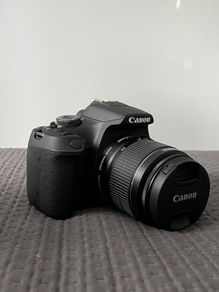 Canon eos 2000d