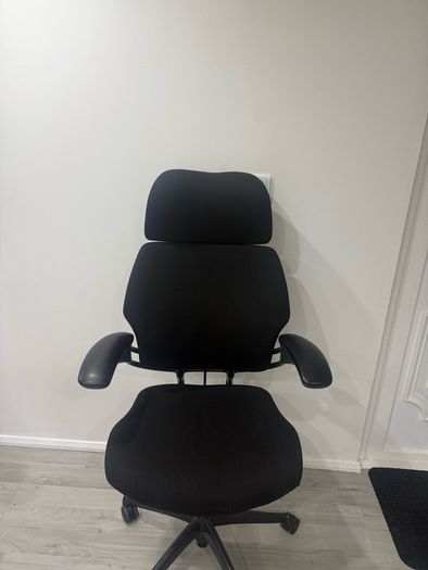 Humanscale Freedom Headrest Office Chair