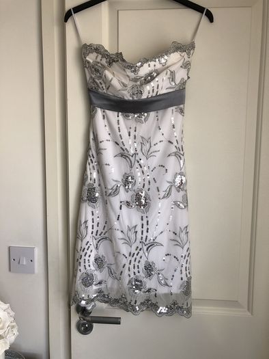 Gorgeous dress size 6-8 like new