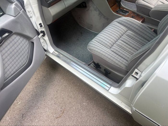 Mercedes-Benz 300D W124