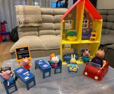 Peppa pig house and Classroom