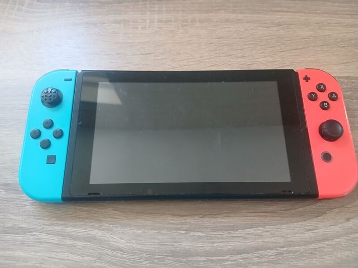 NINTENDO Switch - Neon Red & Blue