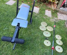 Weights bench and weights