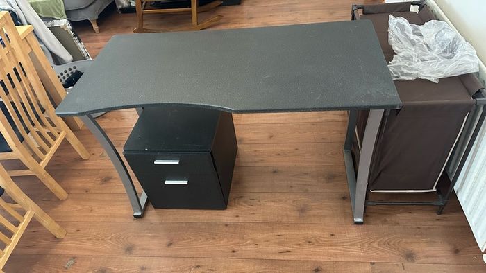 Black Ergonomic Office / Gaming Desk & Matching Under-Desk Drawer Unit