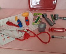 Toy Doctor's Bag with working Stethascope