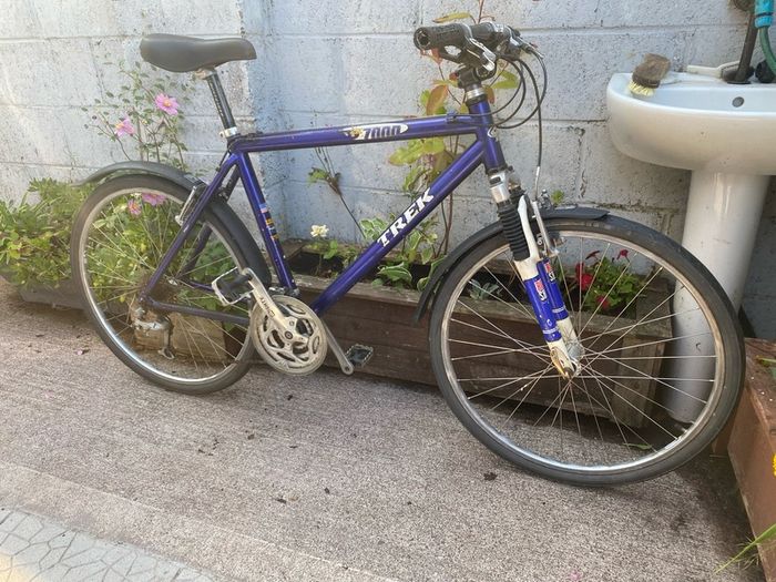 Trek zx7000 24 speed 26 inch wheels 19.5 inch frame front suspension steam with adjusted mudguards